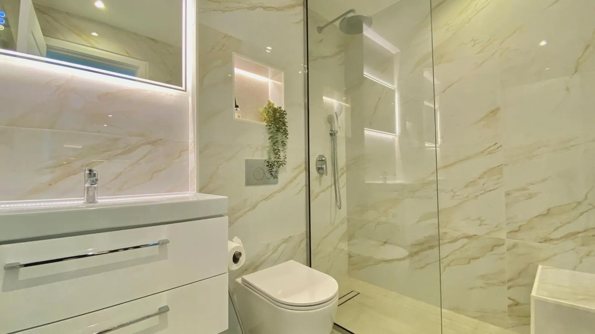 Serene Retreat In Dubaj