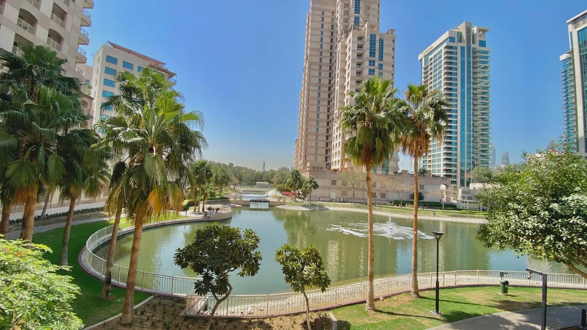 Serene Retreat In Dubaj