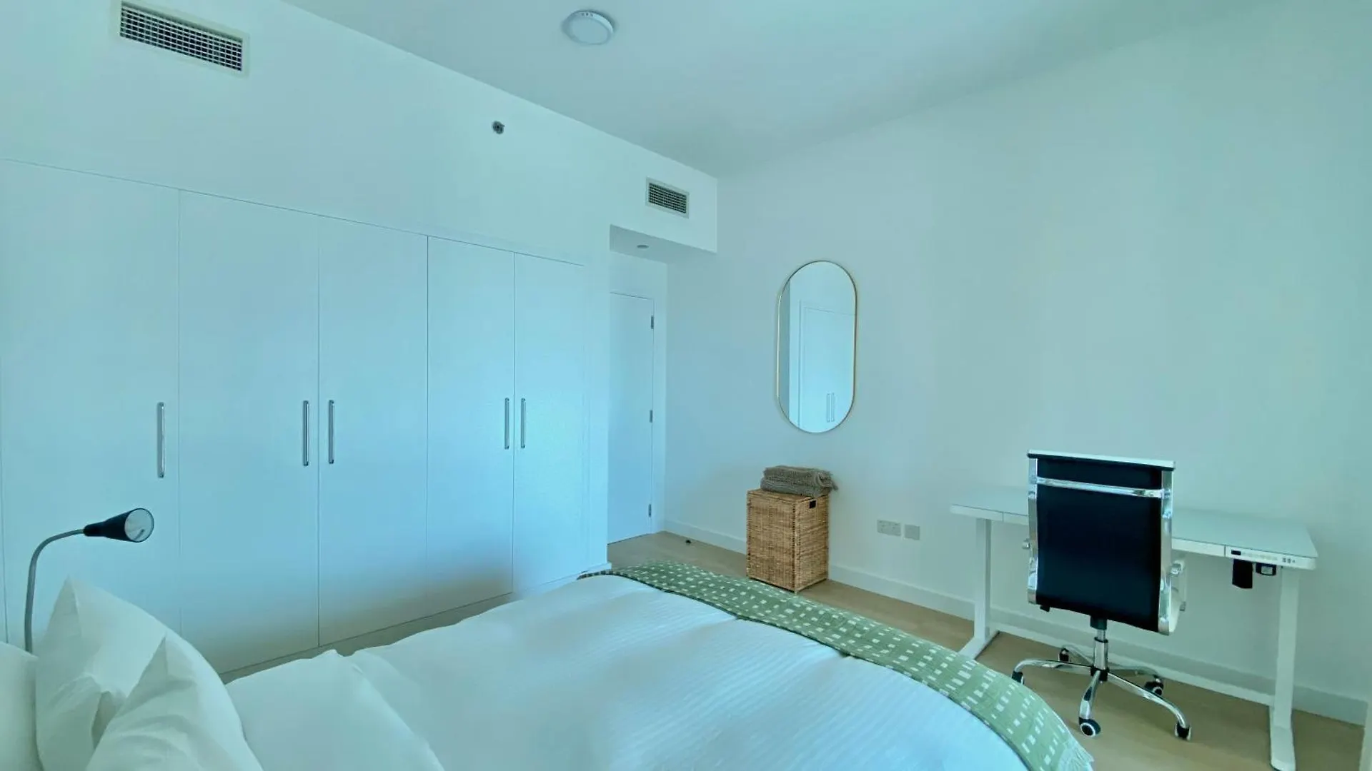 Serene Retreat In Dubaj 0*,