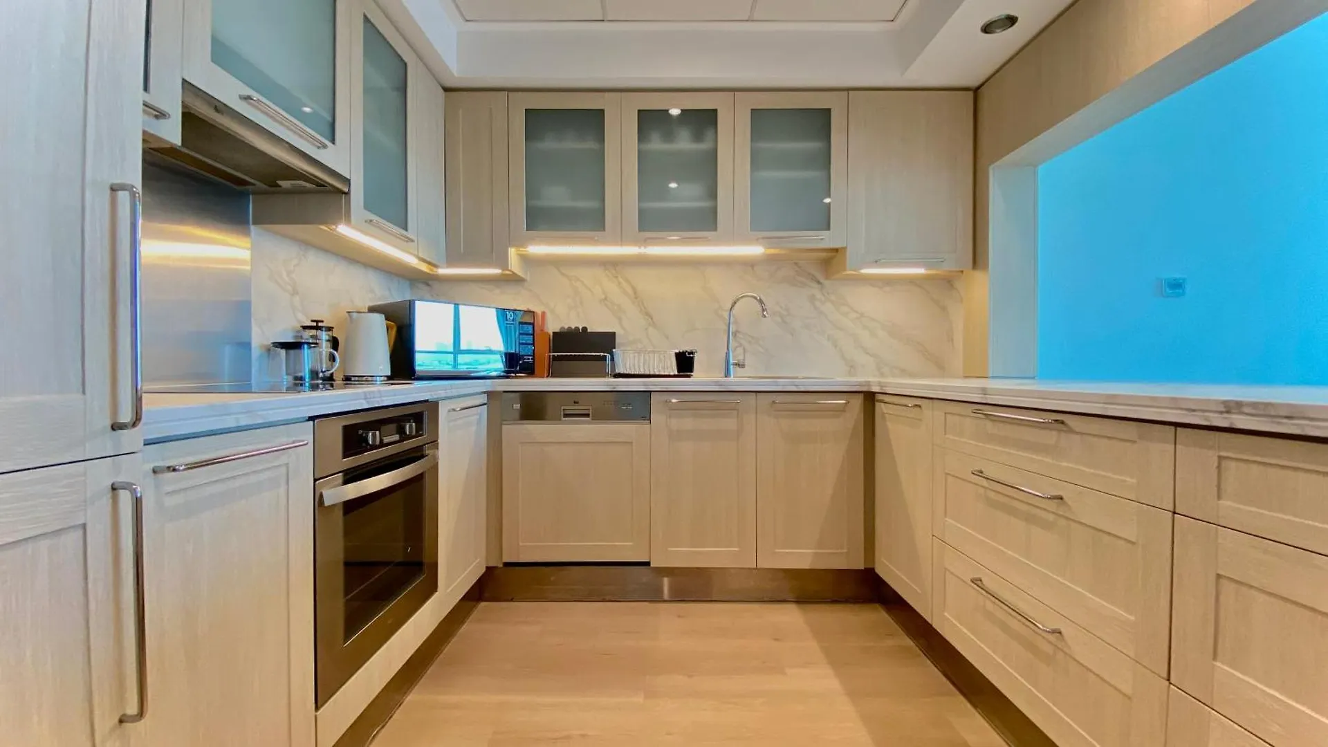 Serene Retreat In Dubai Apartment